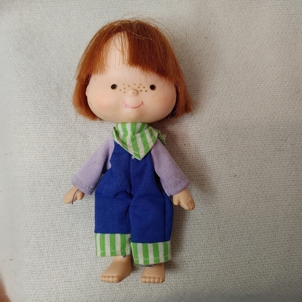 𝅺original Strawberry Shortcake Set with Vintage Tin and Giant Strawberry! - Picture 3 of 16